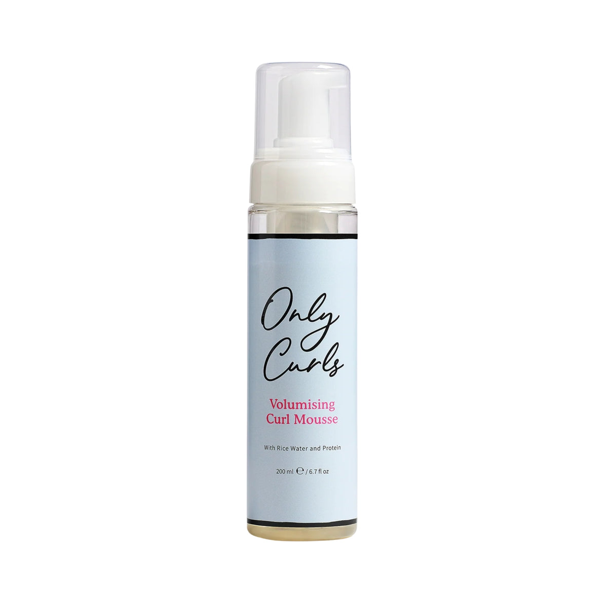 Only Curls Volumising Curl Mousse flaske med pumpe, lyseblåt etiket med rosa tekst, 200 ml.
